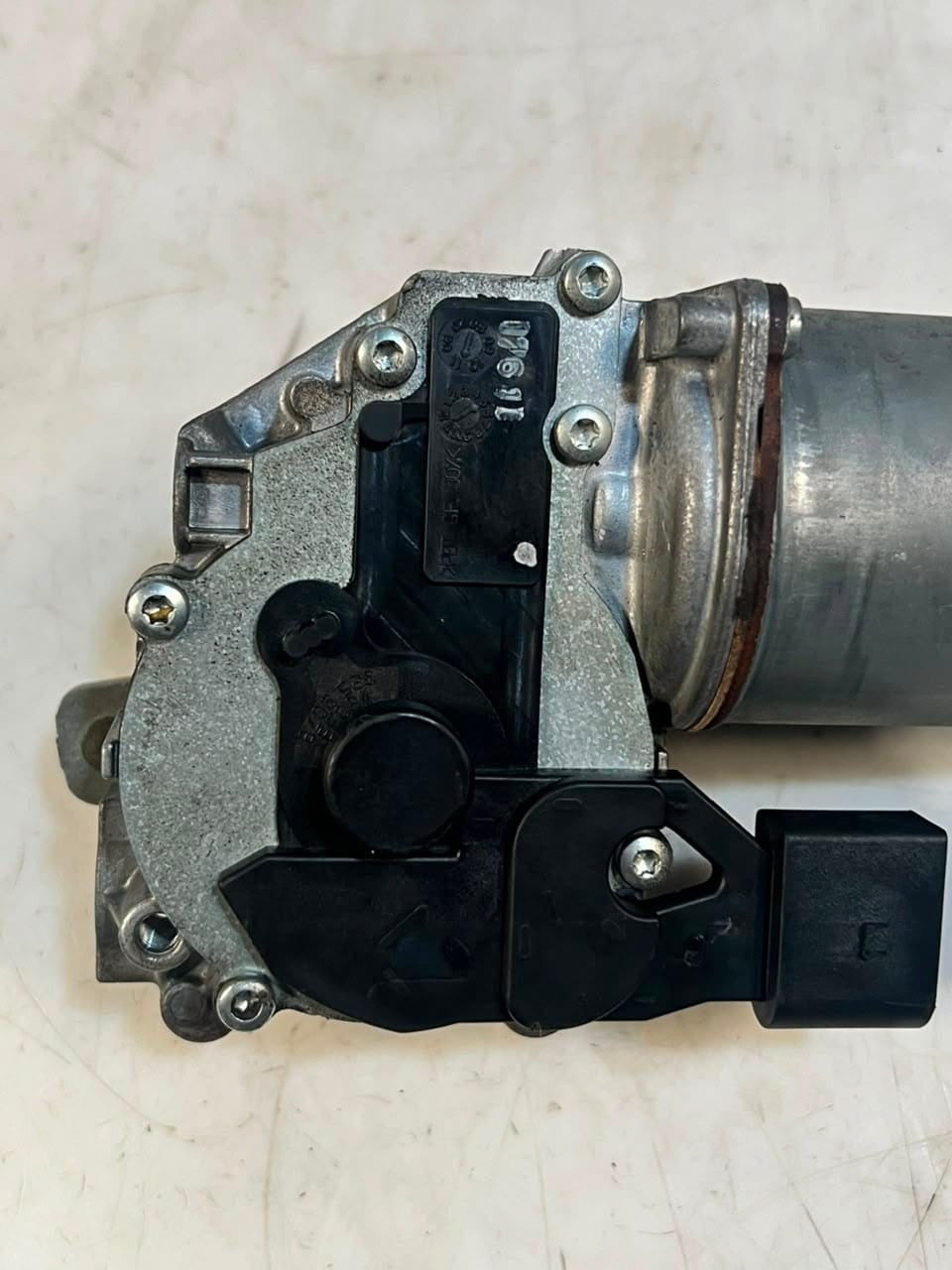 2011-2017 Mini Cooper R60 R61 Countryman Front Wiper Motor 9804399 OEM