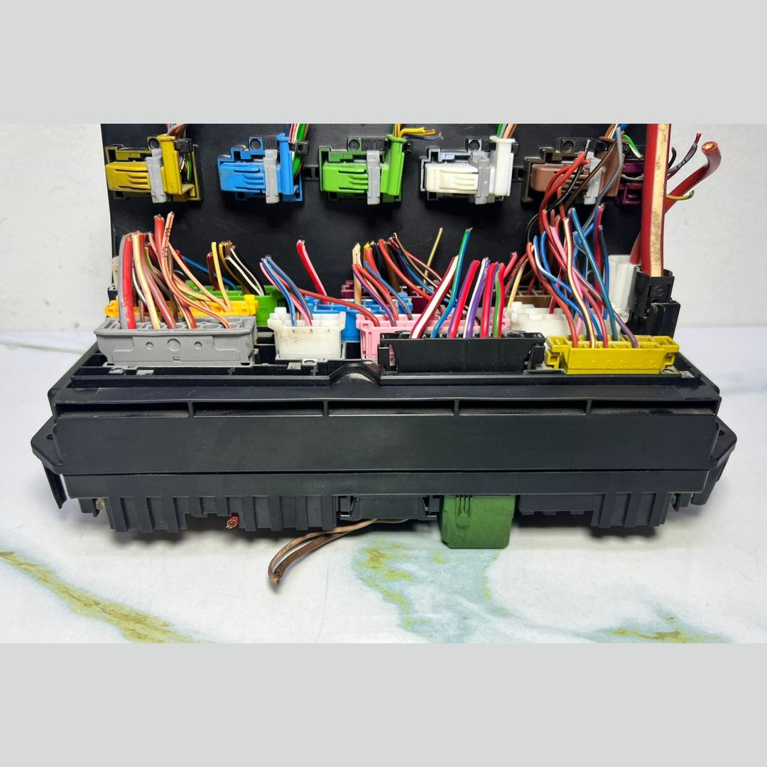 2010-2015 Mercedes E350 Front Sam Fuse Relay Box Module A2129006724 W204 W212