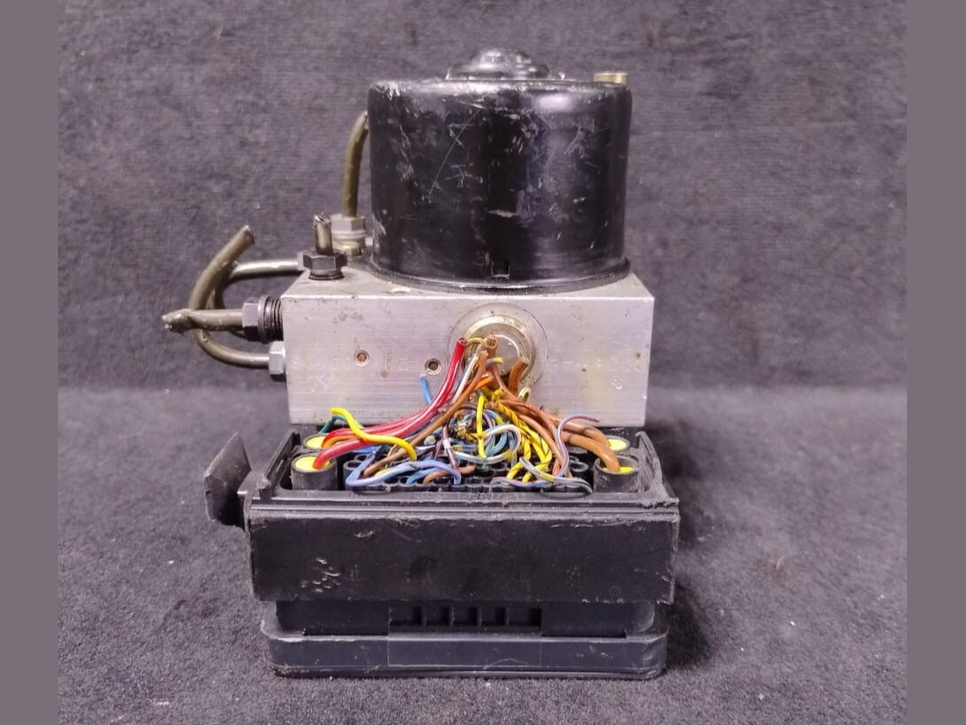 BMW 3 Series E46 ANTI BREKING SYSYTEM   PUMP  DSC CONTROL MODULE 6765454