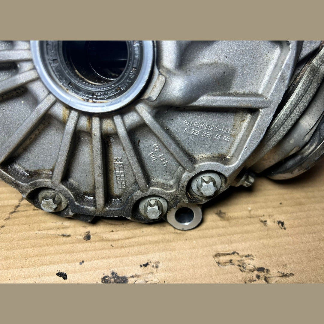 08-16 Mercedes-Benz W212 4Matic Front Axle Differential Carrier A221 3300402