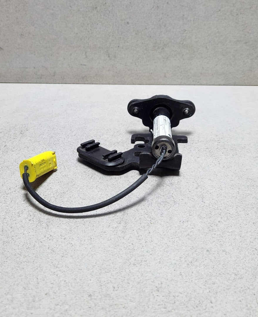 2013-2018 BMW X5 F15 and X6 F16 RIGHT SIDE Hood Hinge Actuator 7326020 OEM
