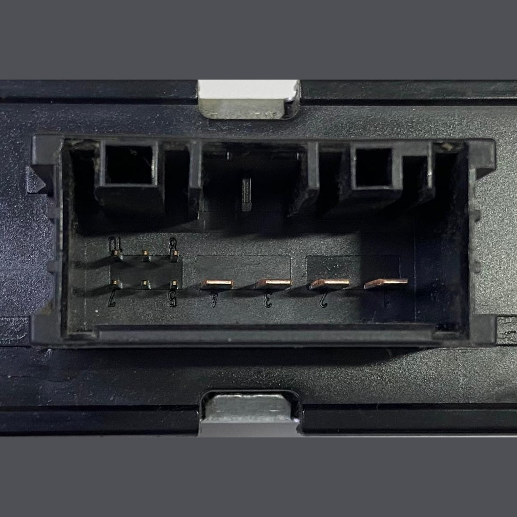 OEM BMW X1 E84 VOLTAGE CONVERTER CONTROL MODULE 9253208