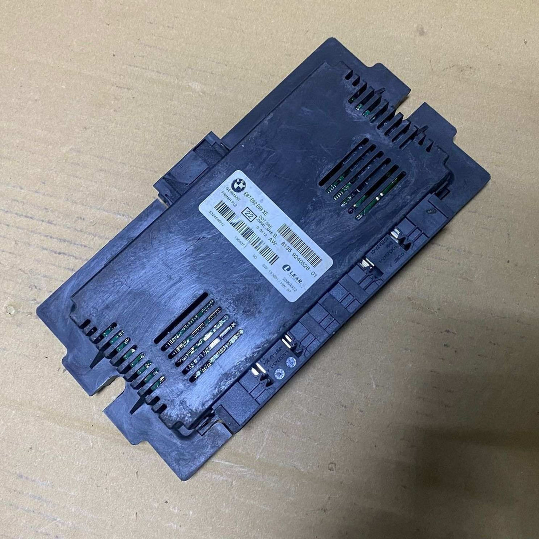2010-2015 BMW X1 Footwell Control Module 9240528 E81 E82 E87 E88, 3 Series E90 E