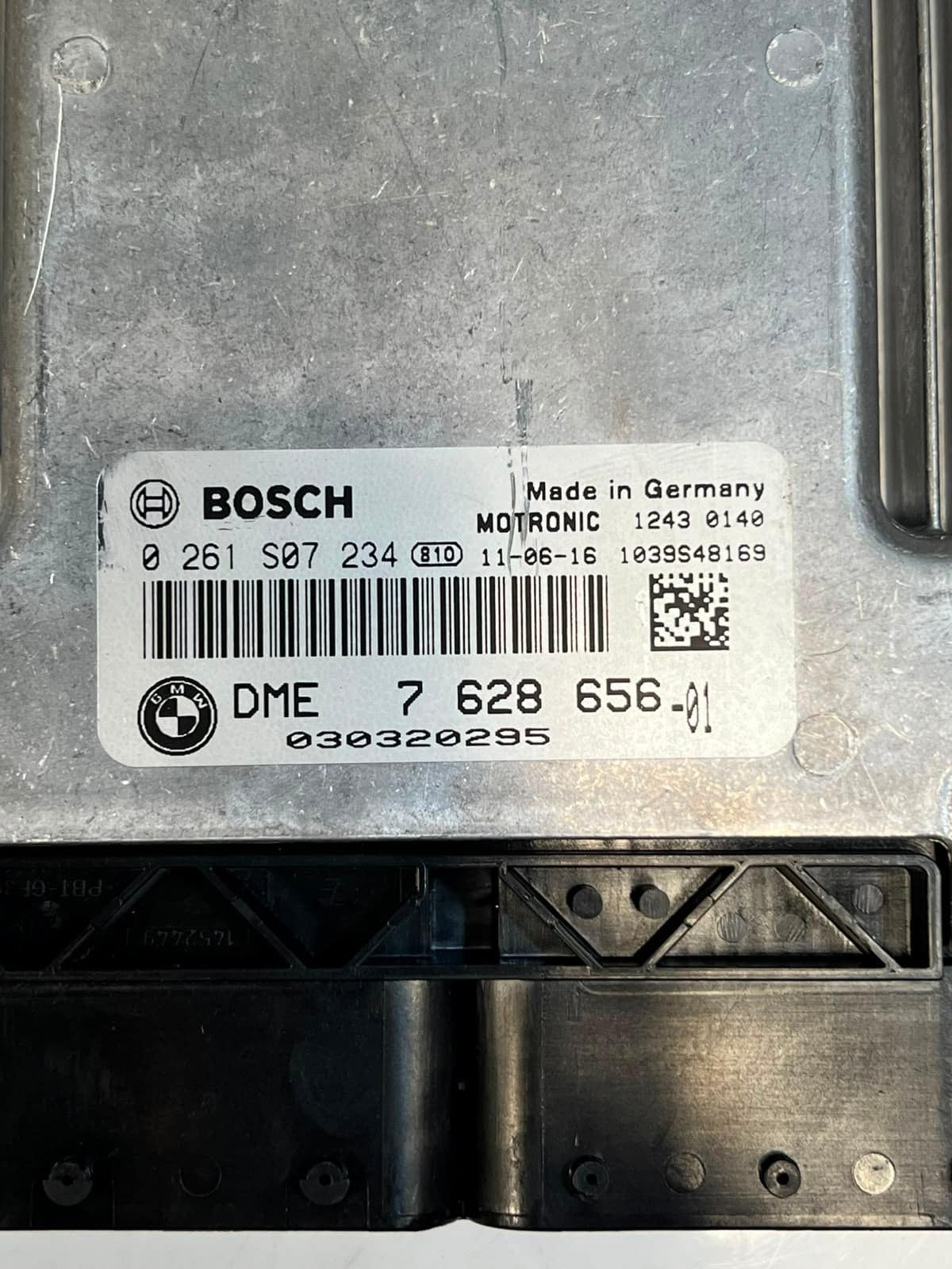 BMW X1 E84, E87, E90, and E91  Engine Control Module ECU ONLY 7628656 OEM