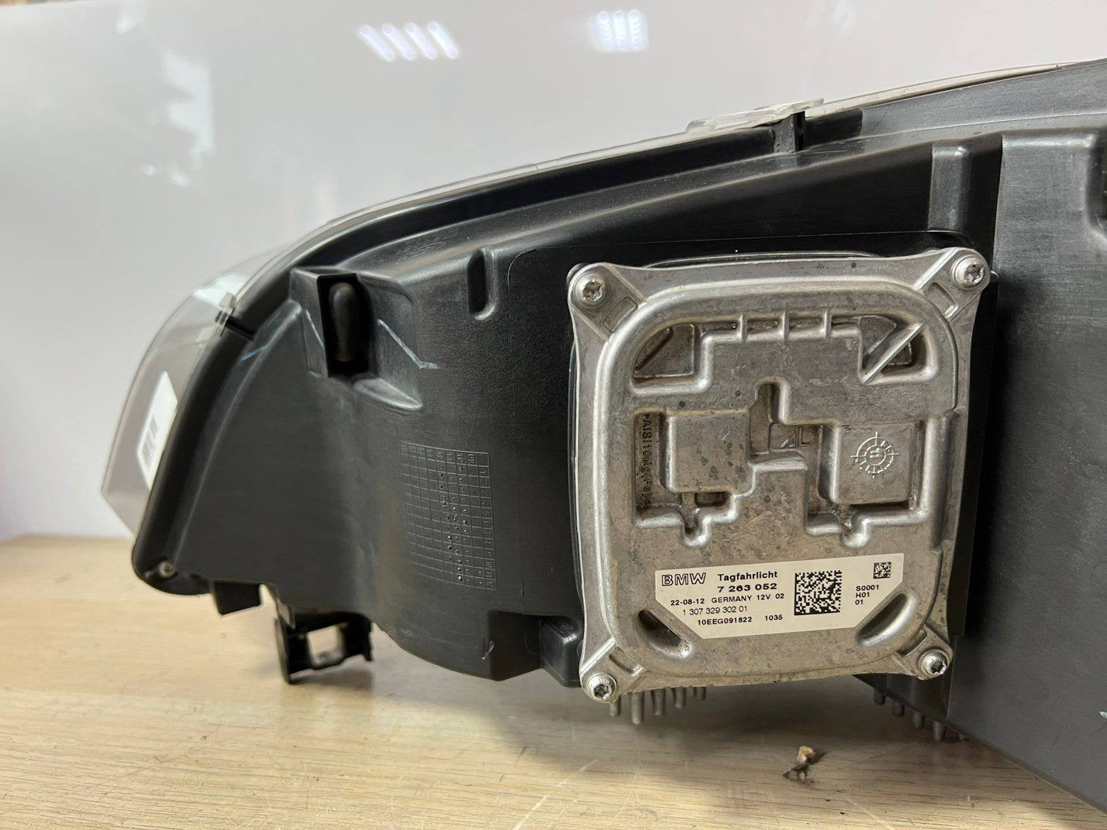 BMW X5 E70 HEADLIGHT XENON FRONT RIGHT DRIVER SIDE 7221894 2010