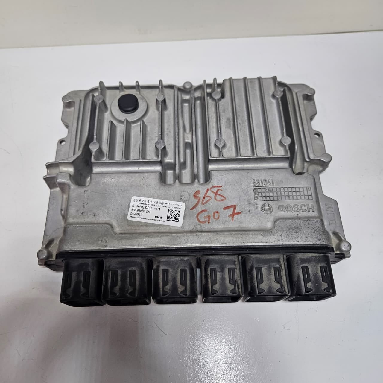 2019 BMW X7 G07 with S68 4.4L V8 Engine Control Unit Bosch 5A40DA3 OEM
