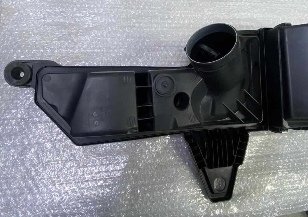 OEM BMW F20 F30 F31 LCI B38 Intake Muffler Air Filter Box Housing Petrol 8647449