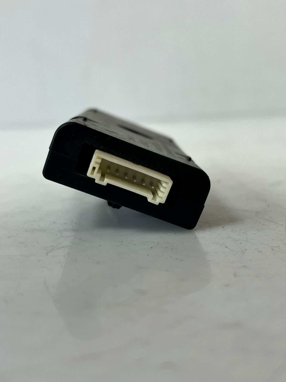 BMW 5 Series F07 and F11 Antenna Suppression Filter 9199865 OEM