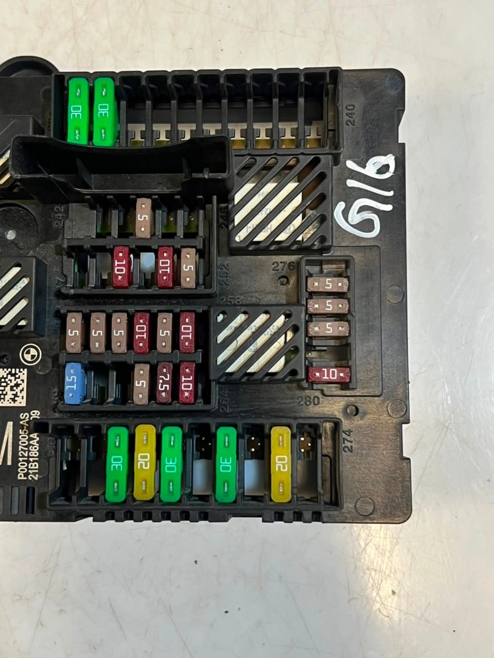 2021 BMW 3 Series G20 G11 G12 G20 G30 G01 X3 Fuse Box 8795479 OEM