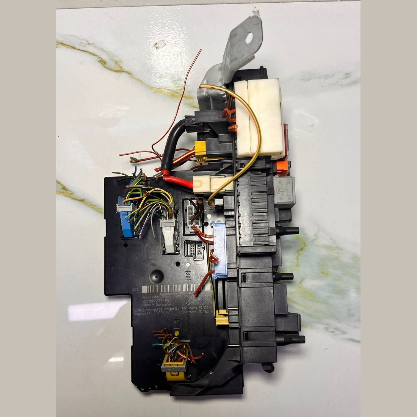 2012-2014 Mercedes-Benz C250 Rear Sam Relay Fuse Box Assy 204 9005601 W204 C-Cla
