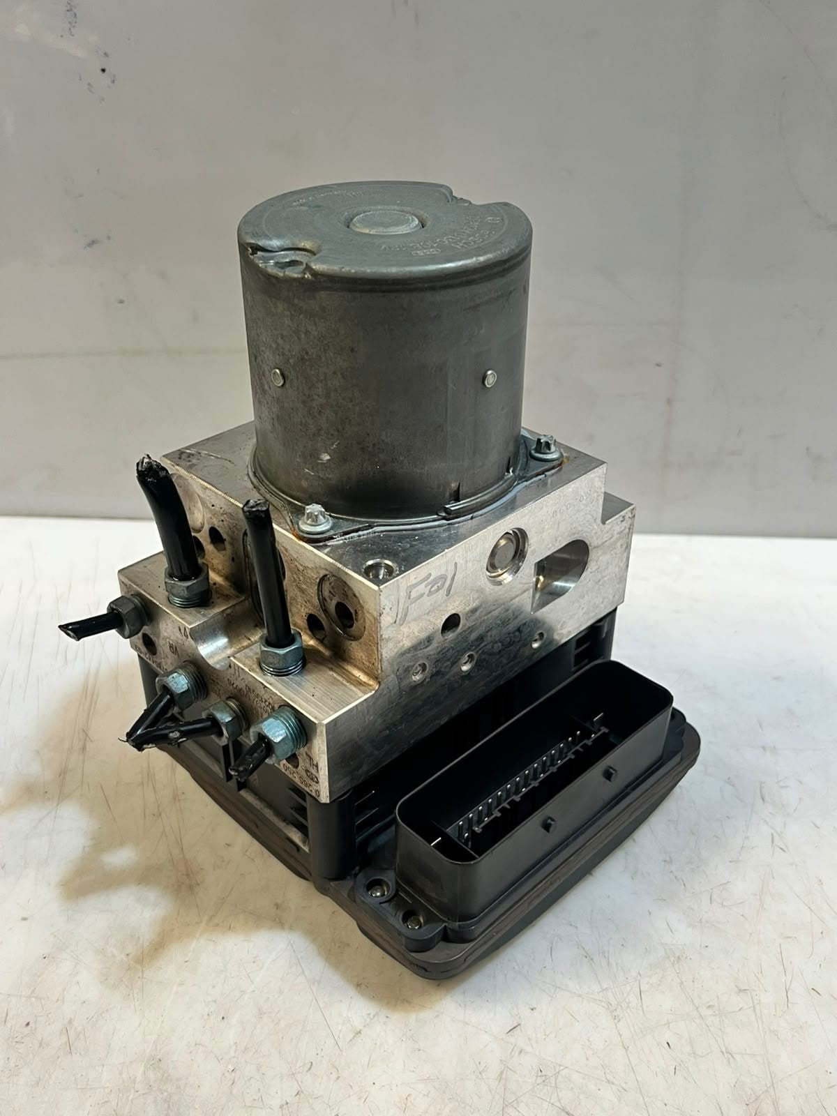 2010-2016 BMW 7' F01 F02 F03 F04 740i ABS/DSC Hydraulic Pump Module 6850070
