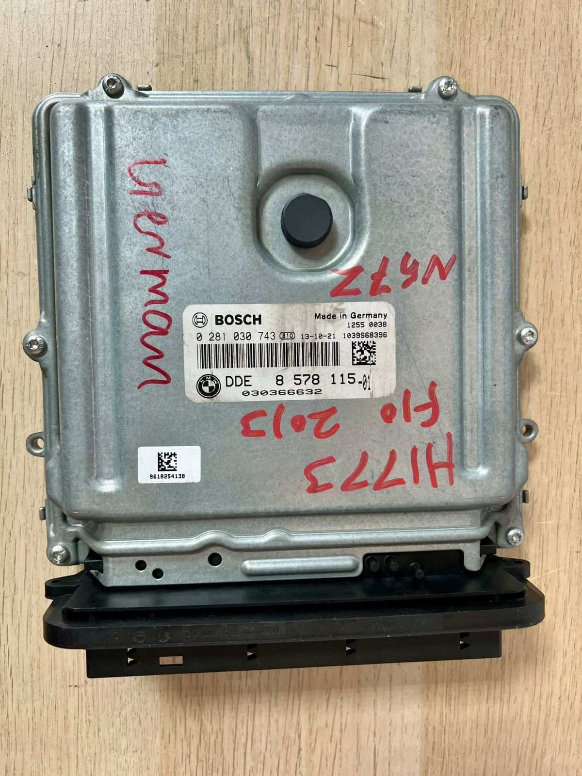 2013 BMW F10 F11 535d F13 640d N57Z 313HP ECU Engine control unit DDE 8578115