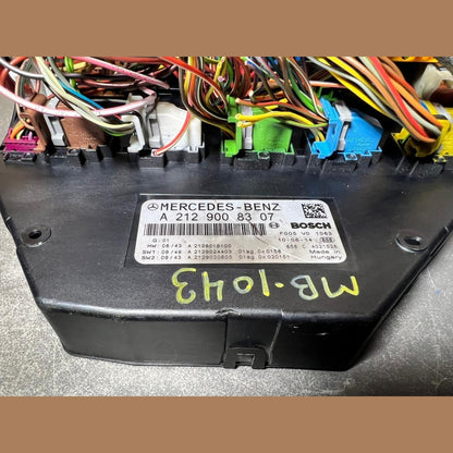 10-16 Mercedes-Benz W212 W204 Front SAM Module Relay Fuse Box A212 9008307 OEM