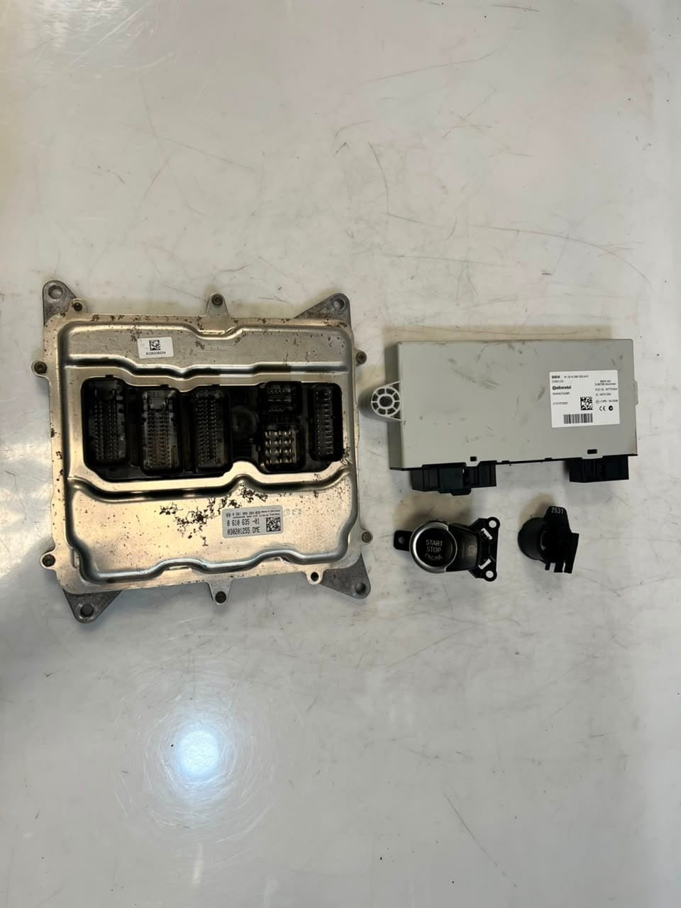 2013 BMW X3 F25 28iX N20 Engine Control Unit ECU SET DME CAS4 8610635 OEM