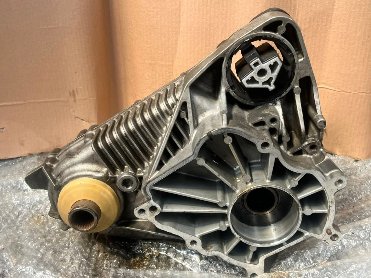 2008-2014 BMW X5 E70 N63 X6 E71 50iX DISTRIBUTOR Transfer Case 7574778 OEM