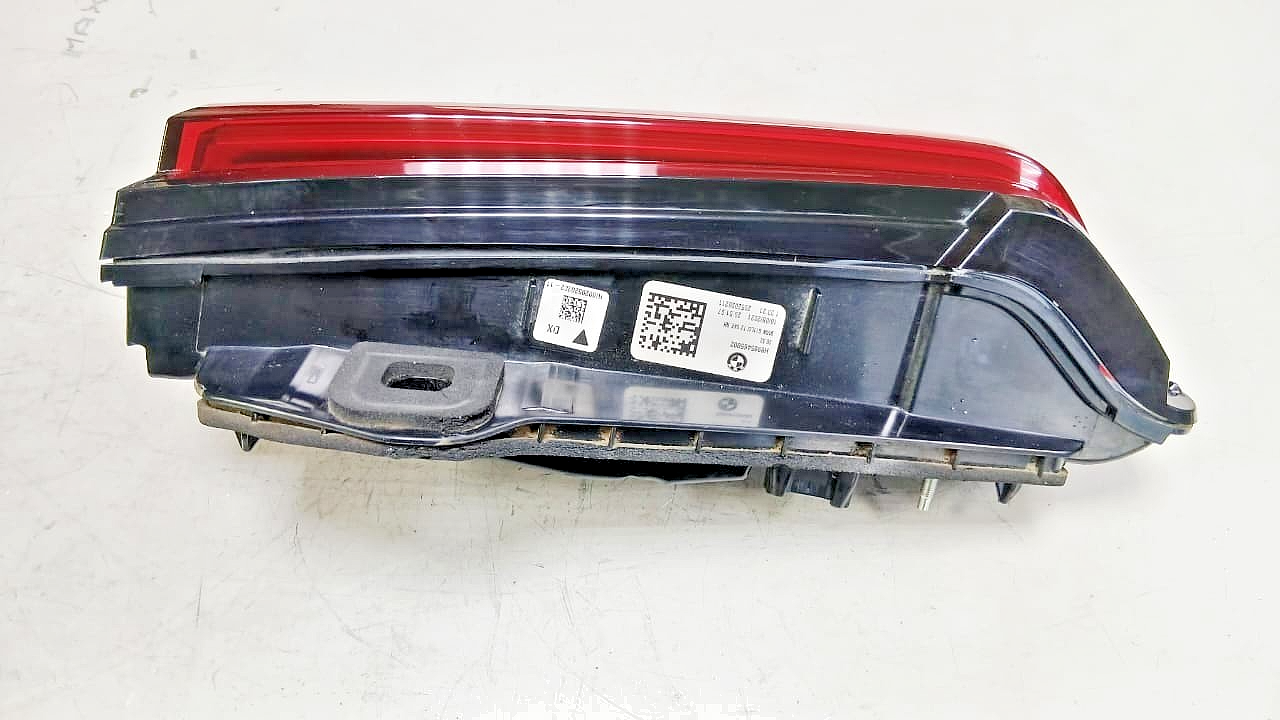 Genuine BMW 7 series  LCI G11 G12 2018-22 rear boot lid light right side 9854650