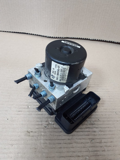 2012-2013 BMW F30 F31 F35 320i and 328i ABS Pump Control Module 6862246 OEM