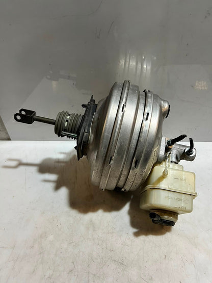 2010-2011 BMW 5 Series F10 F11 F06 F12 F13 528i Brake Booster Master Cyl 6796726