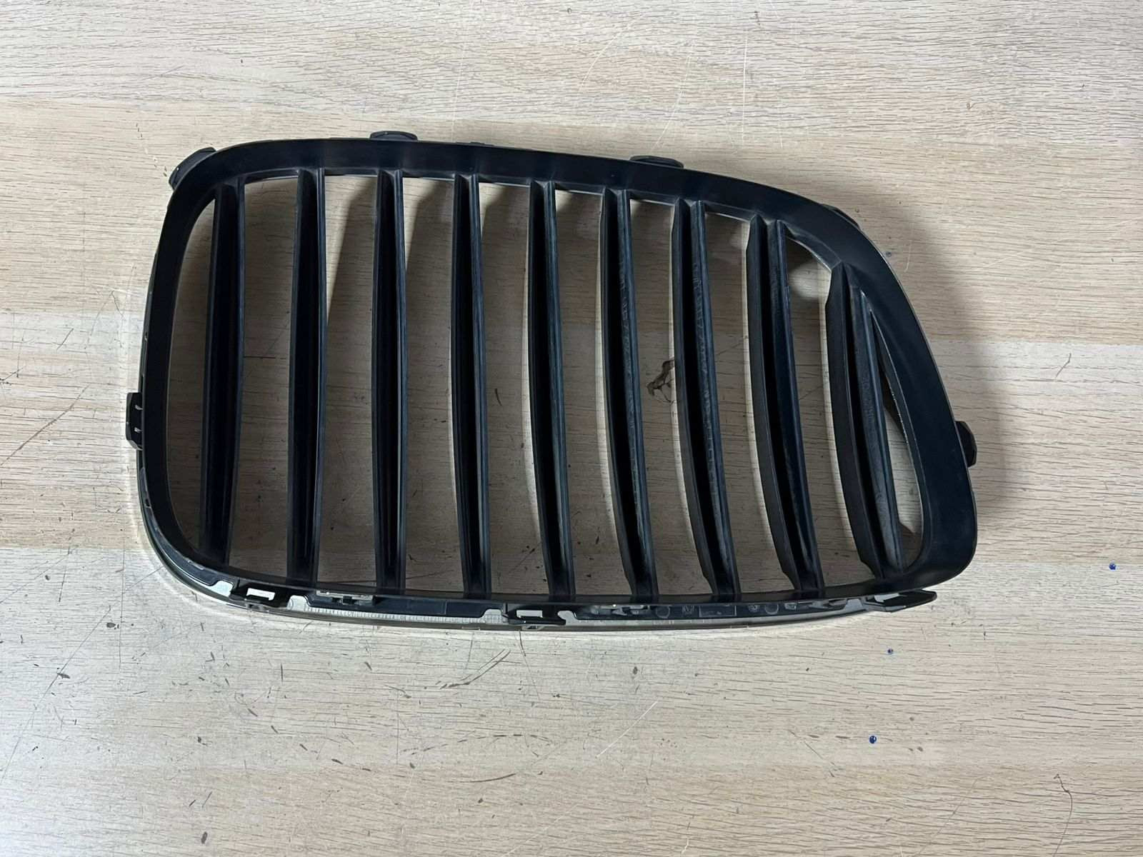 BMW 5 Series GT F07 2009 Front Left Upper Bumper Grille Trim Chrome OEM 7200169