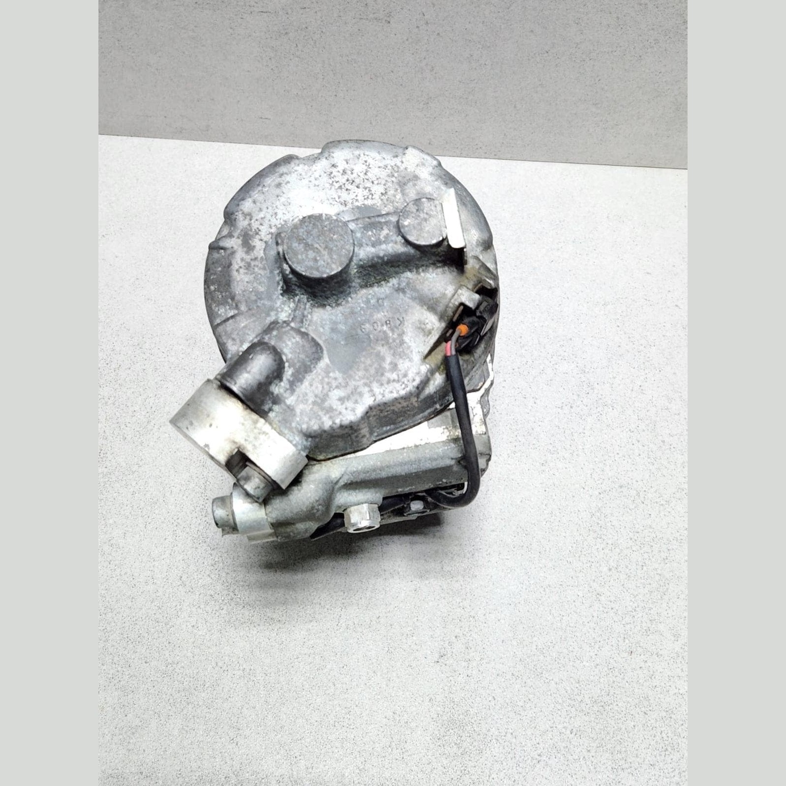 2011-2012 BMW F25 X3 Air Conditioning Compressor 9211496 X3 F25 