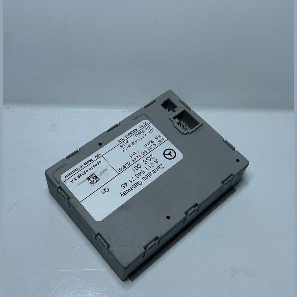 2004-2008 Mercedes-Benz E classCLS350 Central Gateway Control Module A2115407145