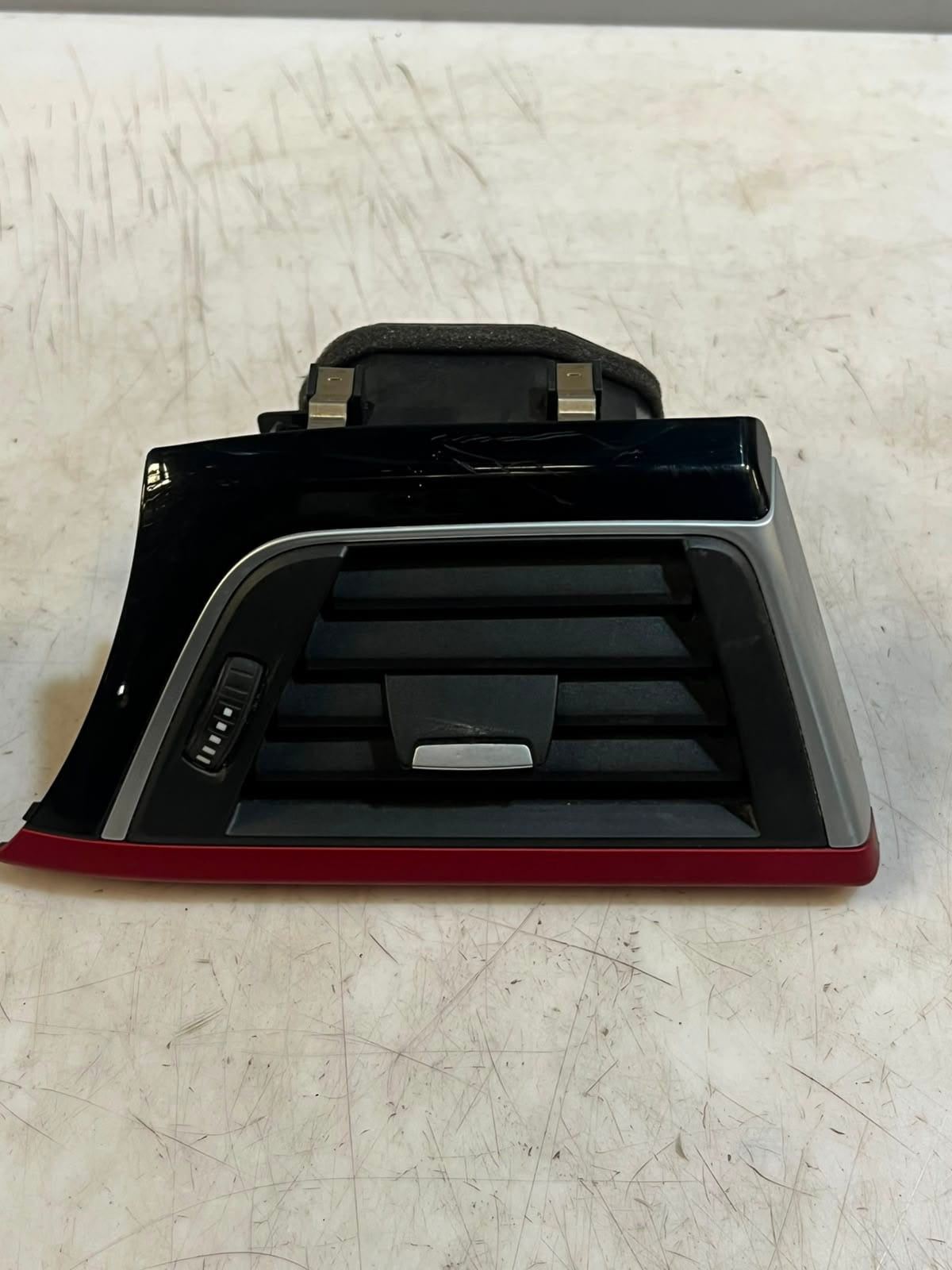 BMW 4' F30, F31, F80 F36 F32 F82 M4 Dashboard Air Vent Grille Right 9231995 OEM