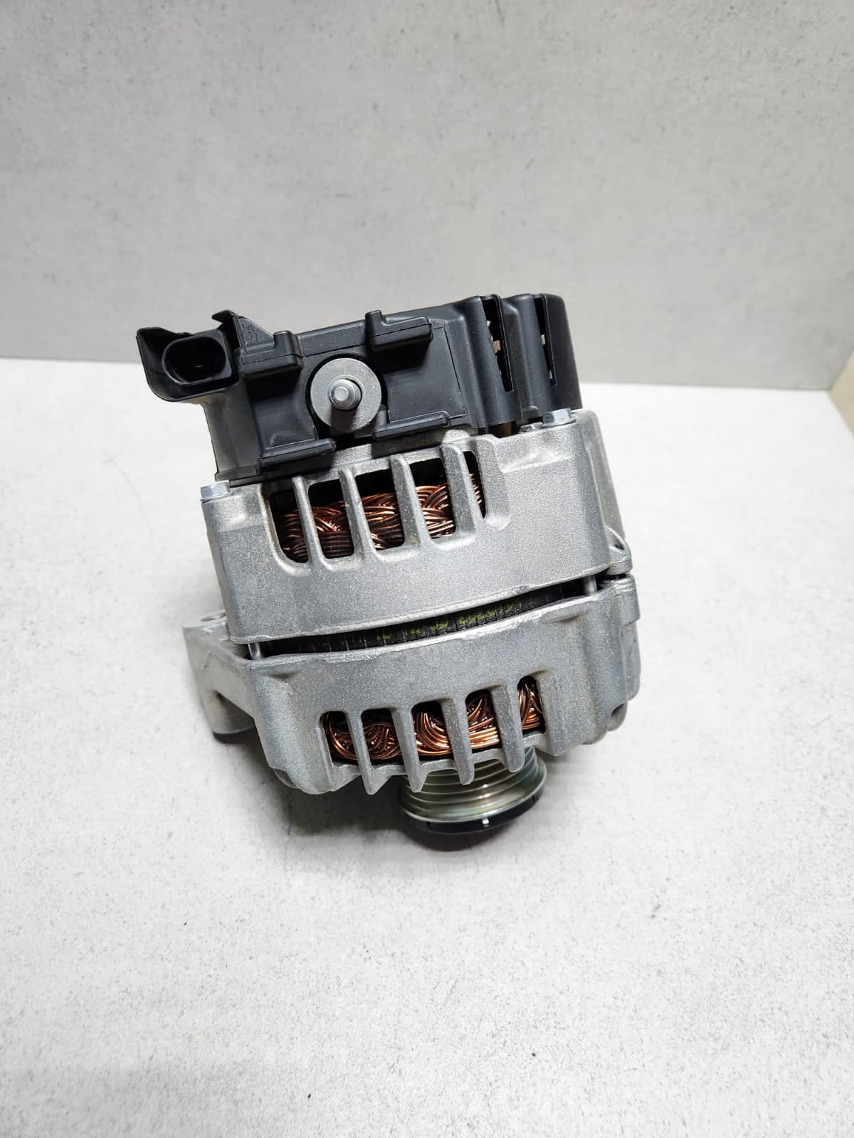 2015-2019 BMW X6 Alternator 8570675 X5 F15 and X6 F16 N57 DIESEL 