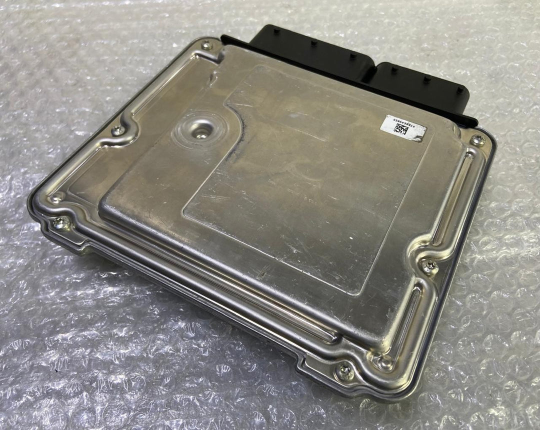 OEM BMW 3 F30 F35 F31 B47 ENGINE CONTROL MODULE ECU ONLY DDE 8470176 BOSCH