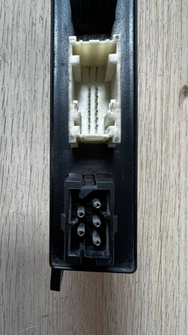 1996-2000 BMW 528i Door Control Module 8378773 E39 5 Series and E38 7 Series