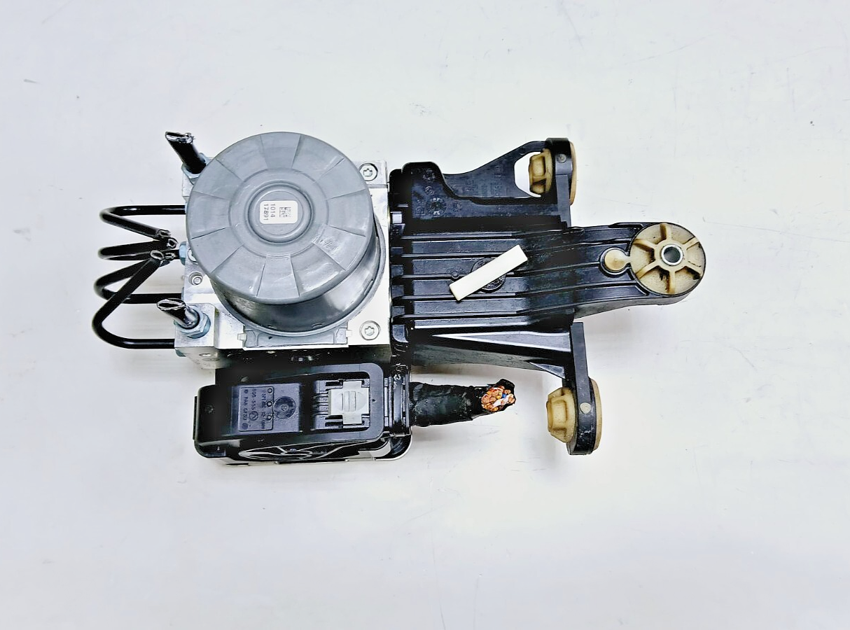 GENIUNE BMW 3 SERIES G20 G21 ABS PUMP BRAKE CONTROL MODULE 6862014 , 6862017