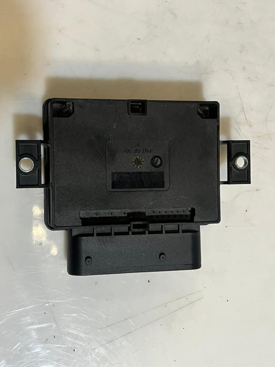 BMW 5 Series F10 F11 520D 530I Parking Brake Control Module Electric 6853703 OEM