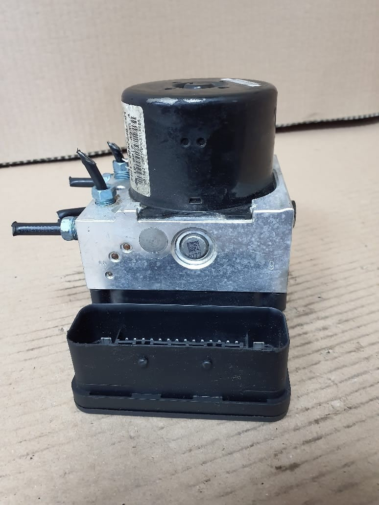 2012-2013 BMW F30 F31 F35 320i and 328i ABS Pump Control Module 6862246 OEM