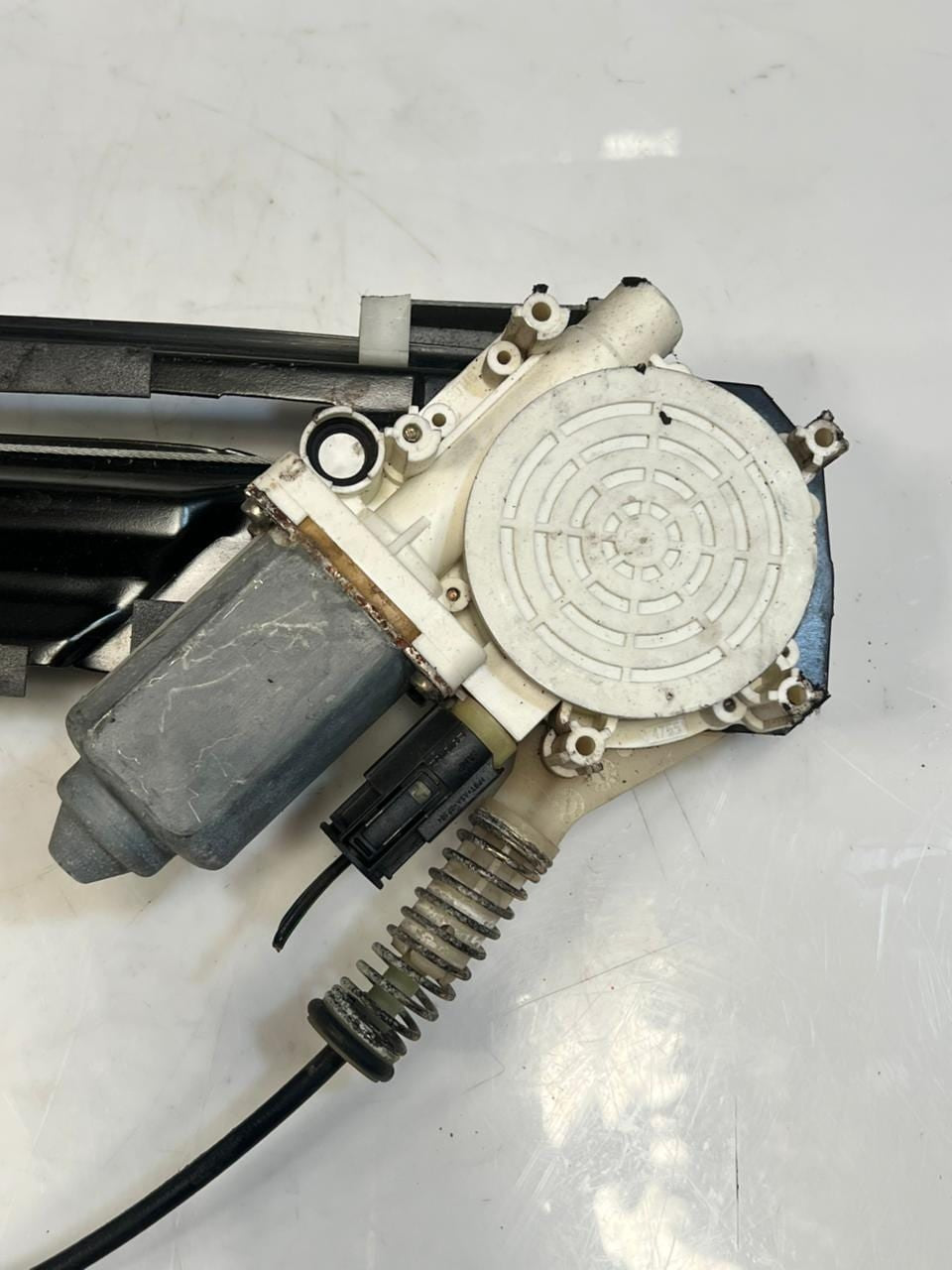 1999-2003 BMW M5 E39 5-Series 540i 530i 525i Window Regulator Motor 8360512 OEM