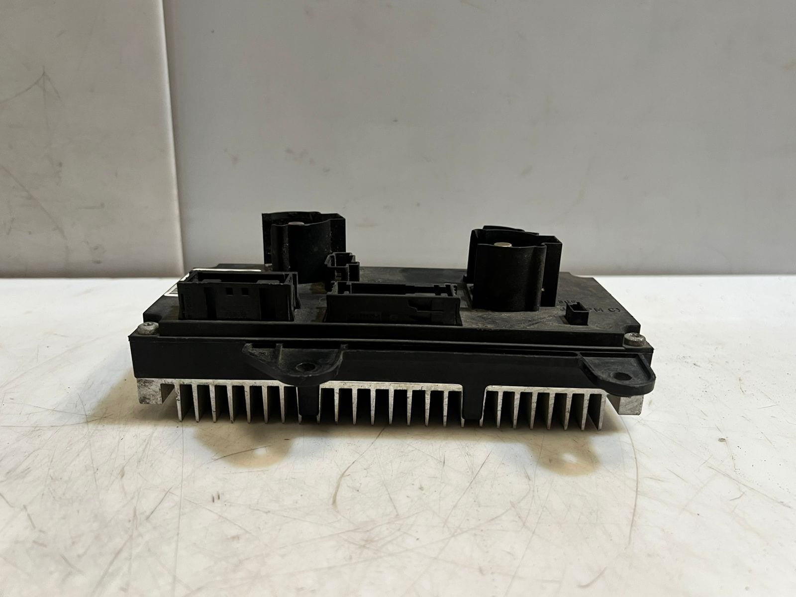 2002-2005 BMW 745i 7 Series E65 E66 745i X1 Power Control Module 6935431 OEM