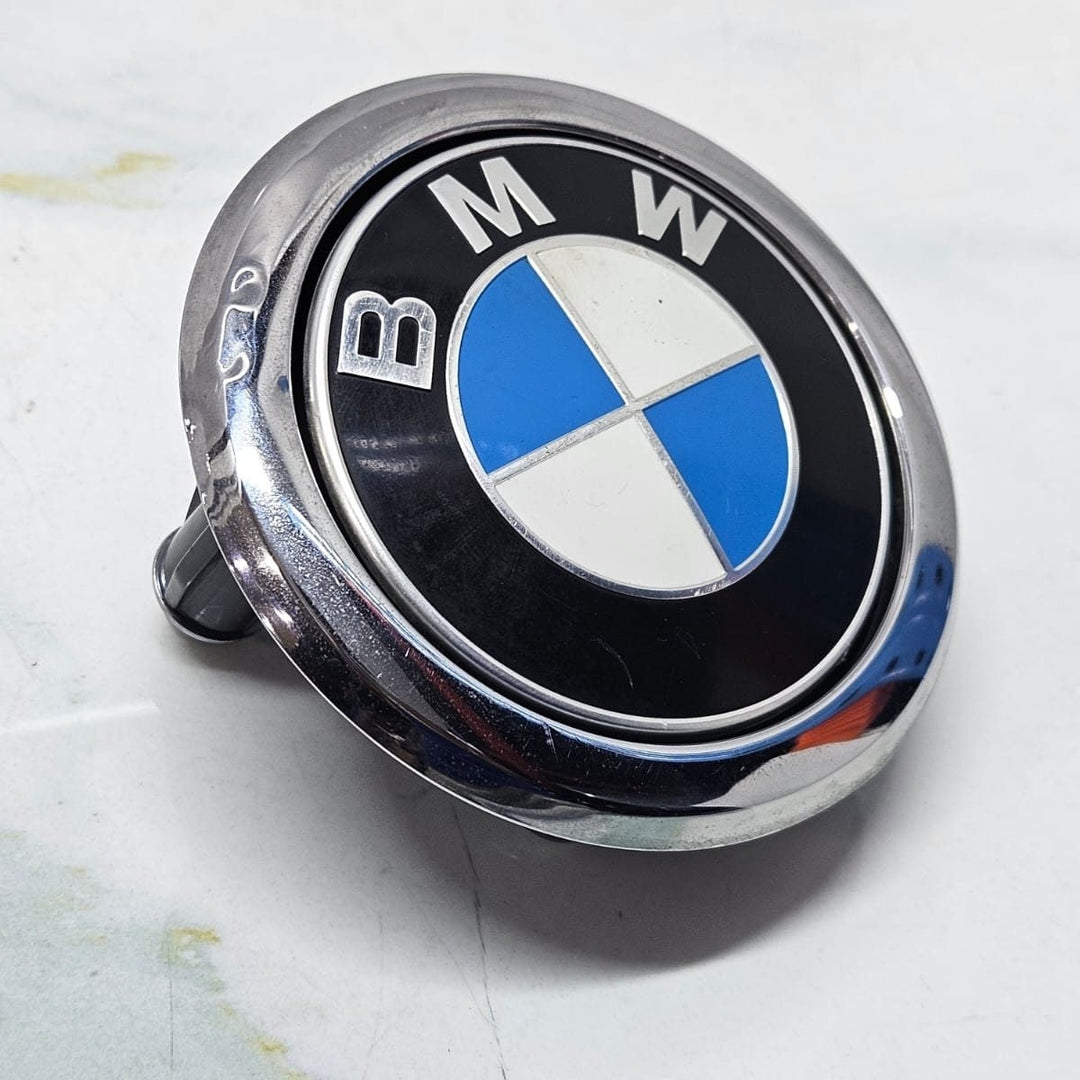 2022 BMW X4 X2 OEM HATCH TRUNK LIFTGATE HANDLE EMBLEM 7248535