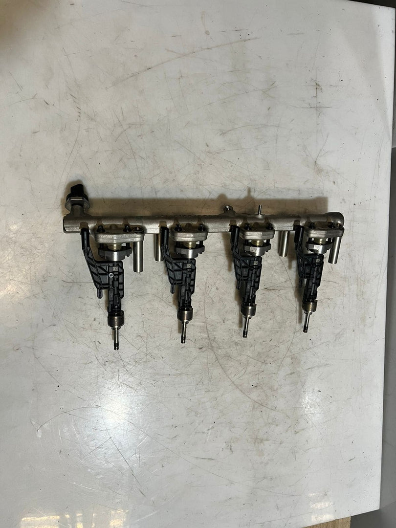 2019-2022 BMW X3 3 Series G20 G21 High Pressure Fuel Injection Rail 8665633 OEM