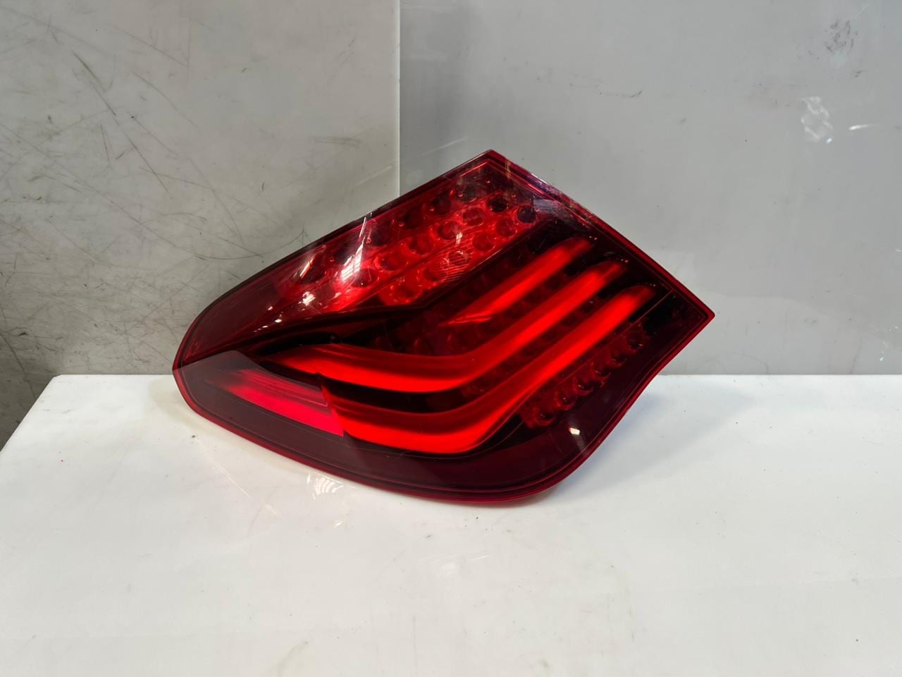 OEM BMW 7 Series F01 F02 LCI Tail Light Assembly 7300267 Rear Left OEM ECE