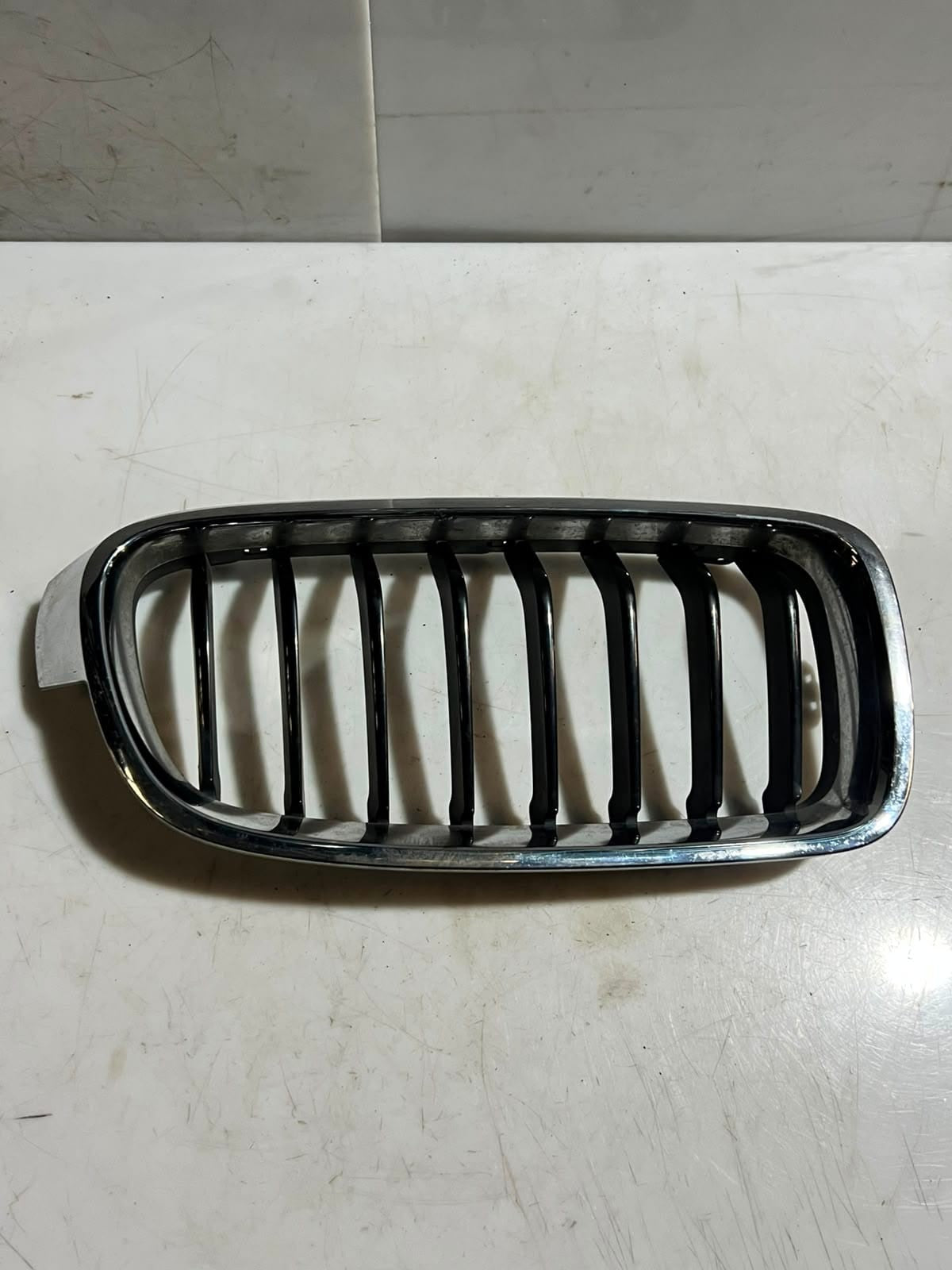 2016-2018 BMW 3 Series F30 F31 F35 F80 330e Front BUMPER Grille 7295442 OEM