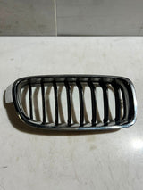 2016-2018 BMW 3er F30 F31 F35 F80 330e Frontstoßstangengitter 7295442 OEM