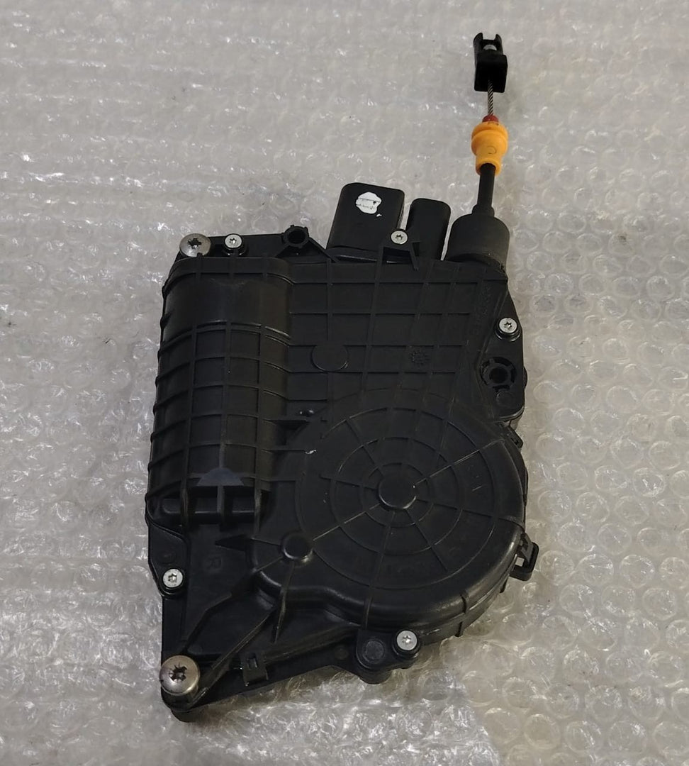 OEM BMW X5 E70  REAR RIGHT DOOR LOCK MECHANISM Automatic Closer 4153 3093 00