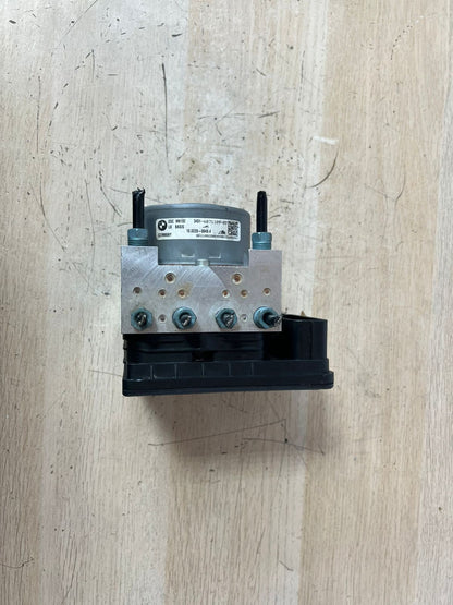 2015-2019 BMW 328i M4 F30 ABS Anti-Lock Brake Pump Module 6871110 OEM