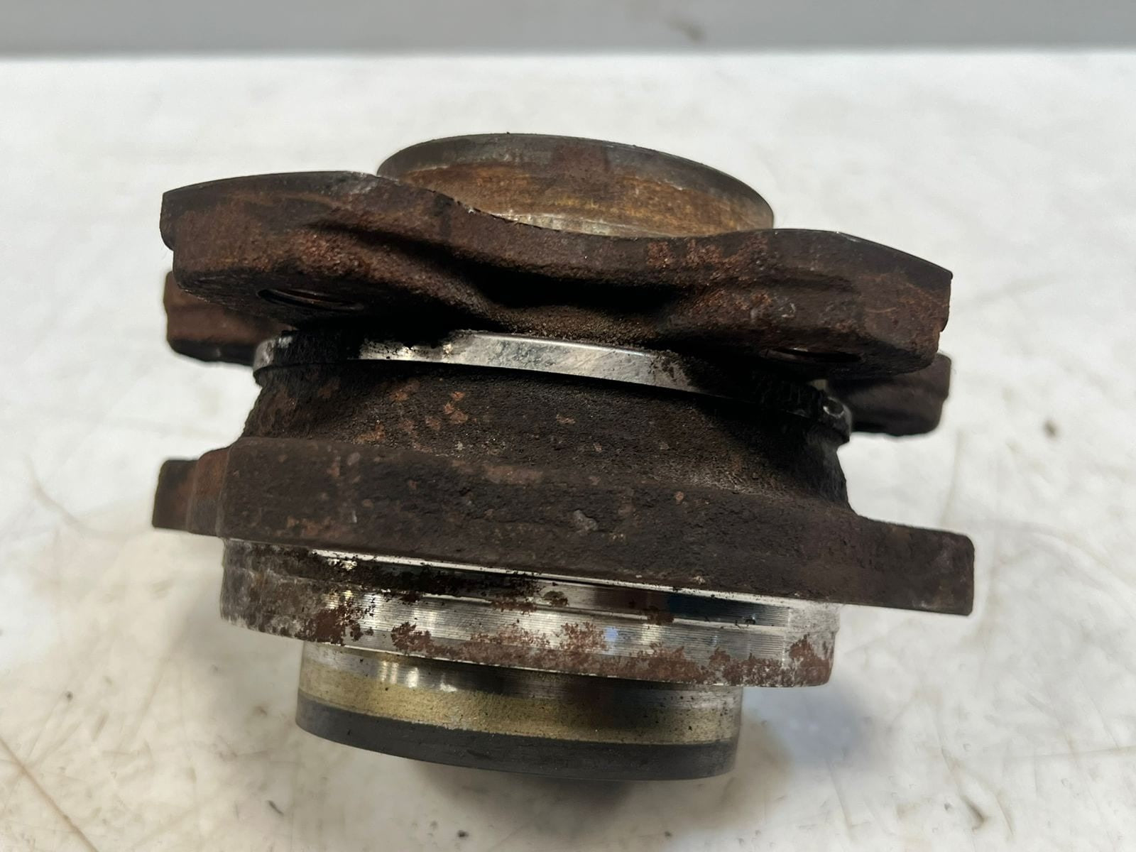2017-2024 BMW X3 X4 G20 G21 G30 G31 Rear Wheel Bearing Hub 6869788 OEM