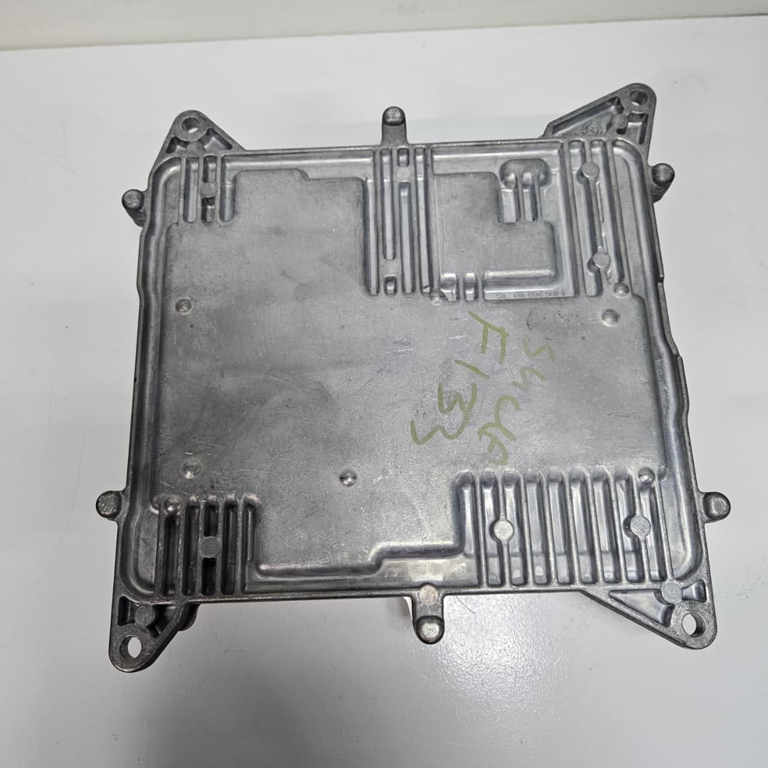 2011-2012 BMW F30 F31 N20 120i Engine Control Unit DME 8610635 OEM