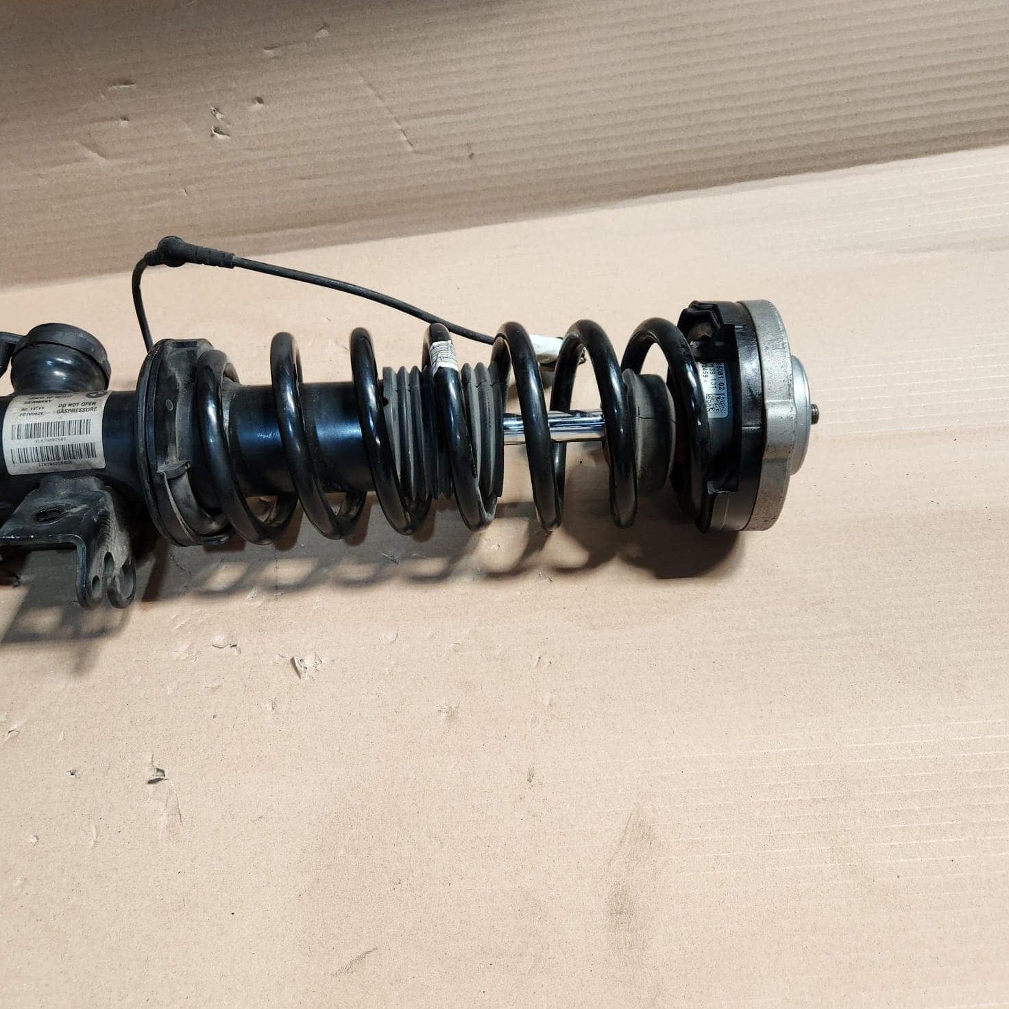 2009-2012 BMW 750i Front Left Spring Strut 6796925 750Li 740Li and Alpina B7