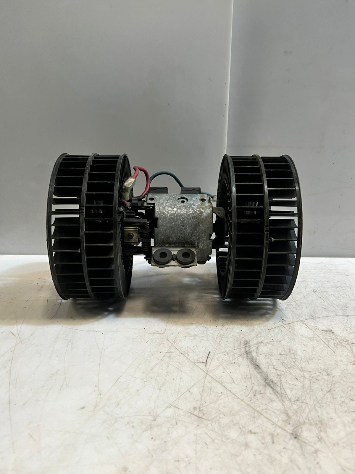 BMW 725 728 730 735 750 740 Hvac Blower Motor Assembly Front 8391809 OEM