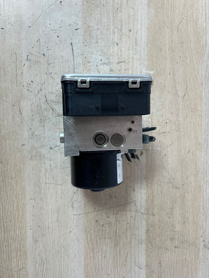 BMW X3 F25 X4 F26 ABS Pump Hydraulic Unit ABS P/N 6877722