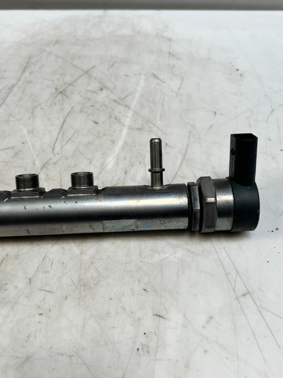 2016 Mini Cooper Fuel Injection Rail 8514166 1 Series F20 F21 with N47 diesel 