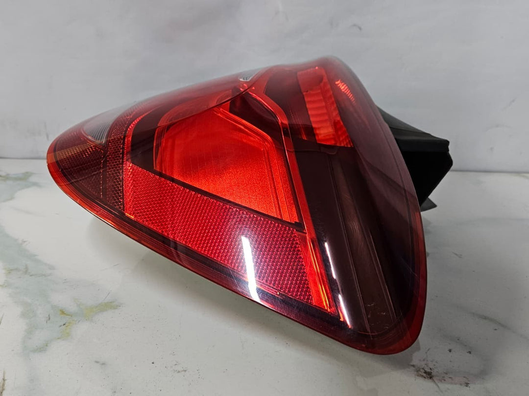 OEM BMW 1 Series F20 LCI Tail LAMP Right Tail-light Turn Indicator 7241544