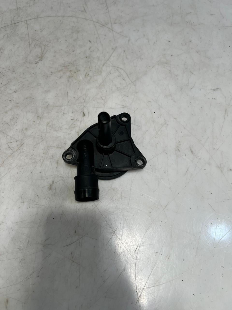 2003-2007 BMW 760Li E65 E66 E67 ENGINE Crankcase Vent Valve PVC 7549715 OEM