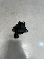 Load image into Gallery viewer, 2003-2007 BMW 760Li E65 E66 E67 ENGINE Crankcase Vent Valve PVC 7549715 OEM